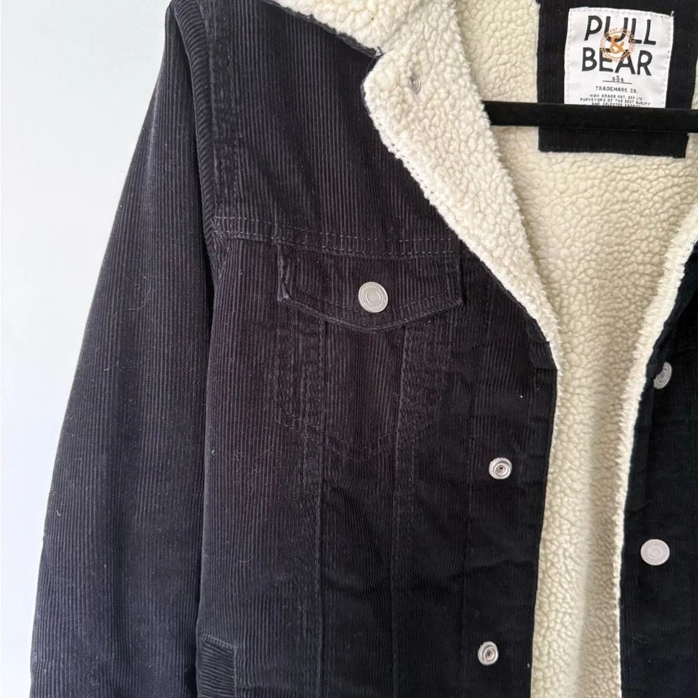 Pull&Bear Black Corduroy Jacket with Cream Sherpa Lining - Picture 5 of 7